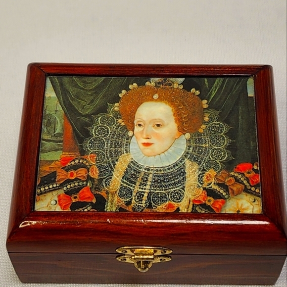 Other - Queen Elizabeth The First of England Wooden Trinket Box